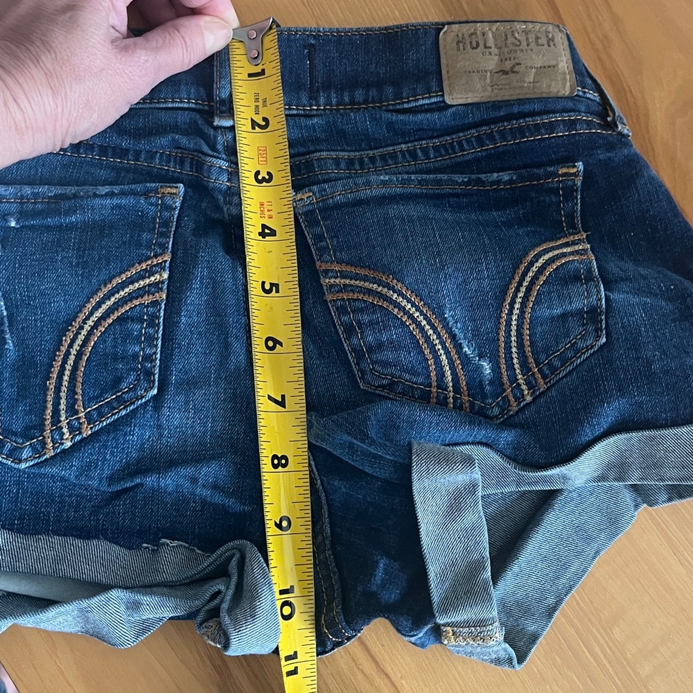 Hollister Women's Dark Blue Jean Shorts - Picture 4 of 6